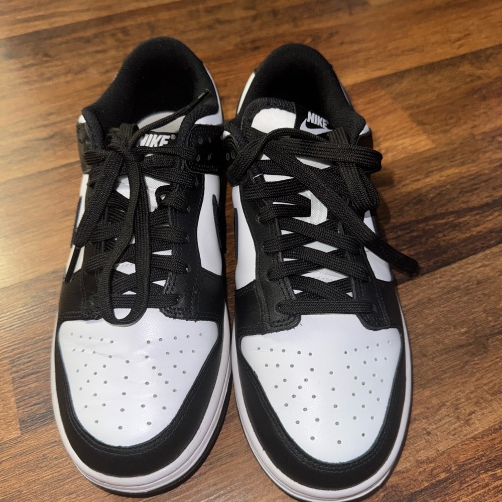 Nike Men's Classic Black and White Sneakers